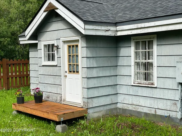 14265 E Denali St, Talkeetna, AK 99676