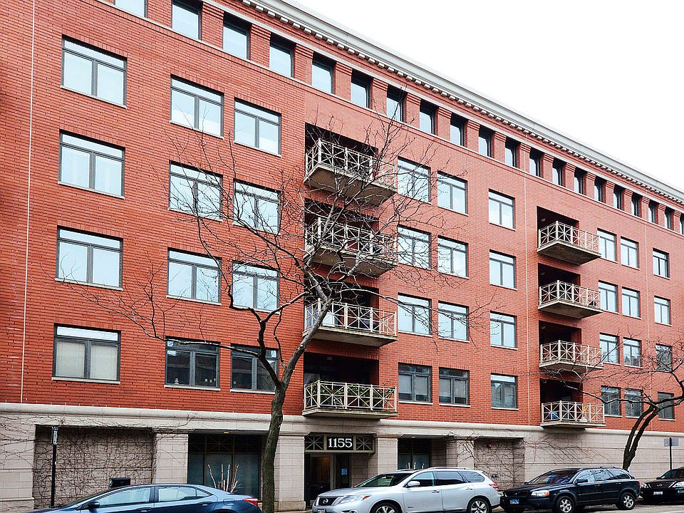 1st image of 1155 W Armitage Ave APT 208