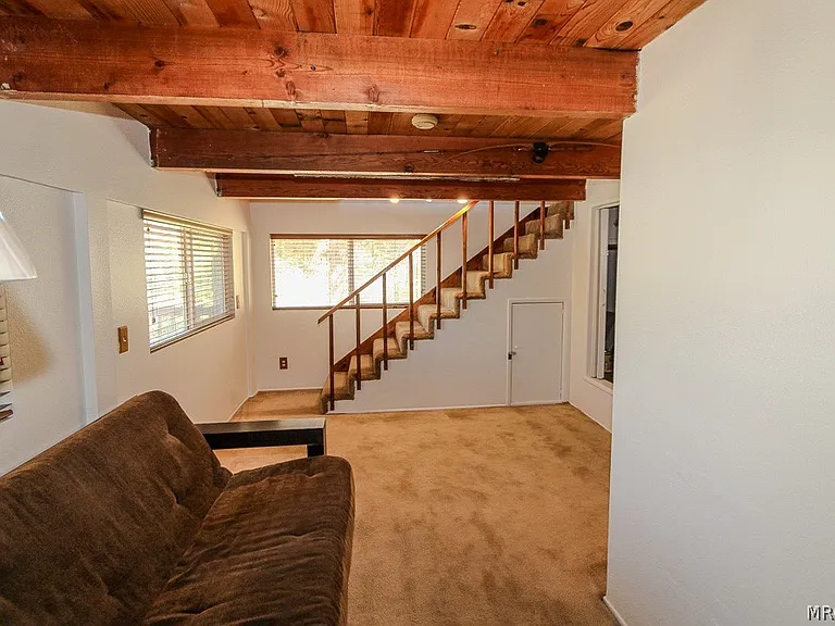 136 Mann Dr — Photo 28