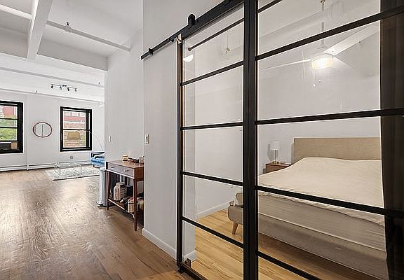 4th image of 694 Metropolitan Ave #203