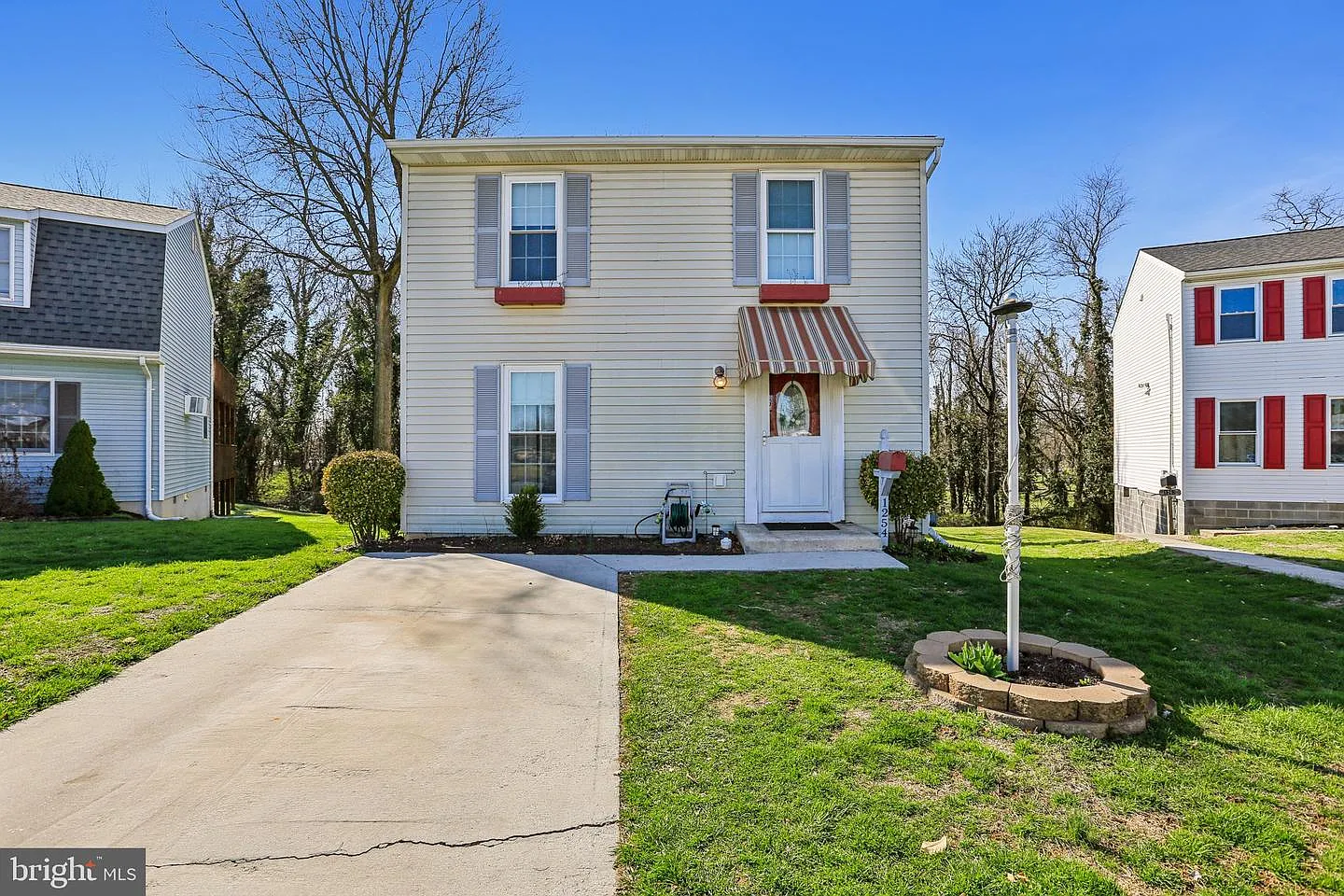 1254 Pinecrest Ave photo 1