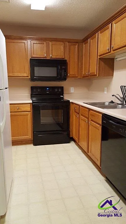 3 bed, 2.0 bath, 1251 sqft, $1,400 — Photo 4