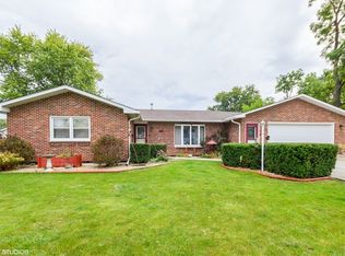 422 E 3rd St, Lockport, IL 60441