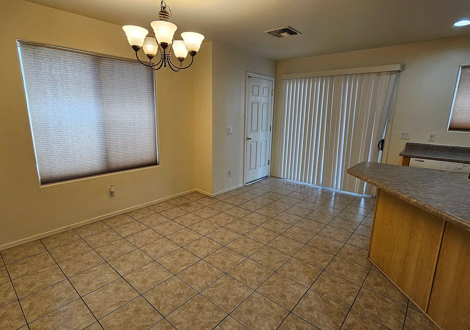 Beautiful 3 Bed 2 Bath Riverhaven - 2 story home! — Photo 4