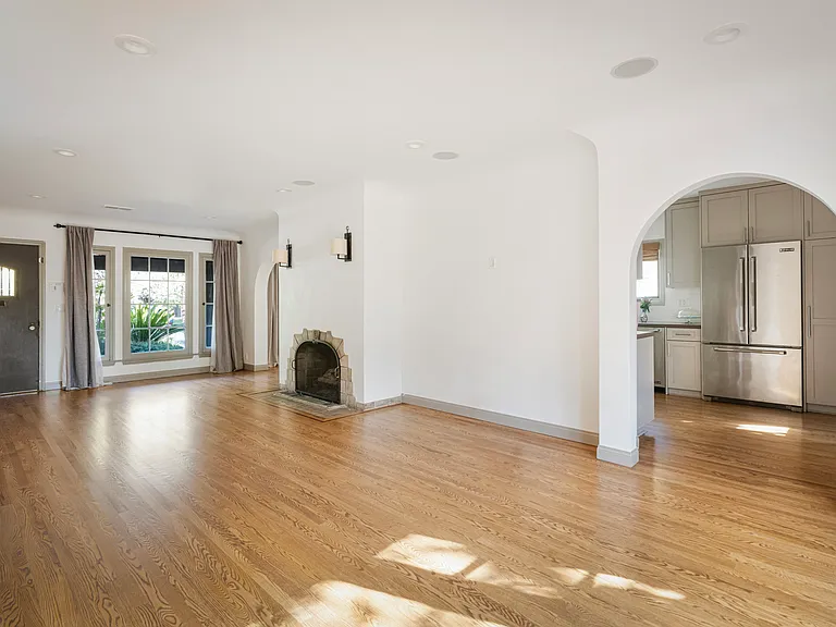 1169 S Sierra Bonita Ave — Photo 15