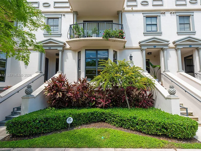 1650 Galiano St #Townhouse 14 — Photo 1