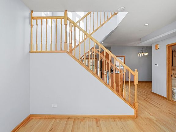5th image of 5416 S Newland Ave