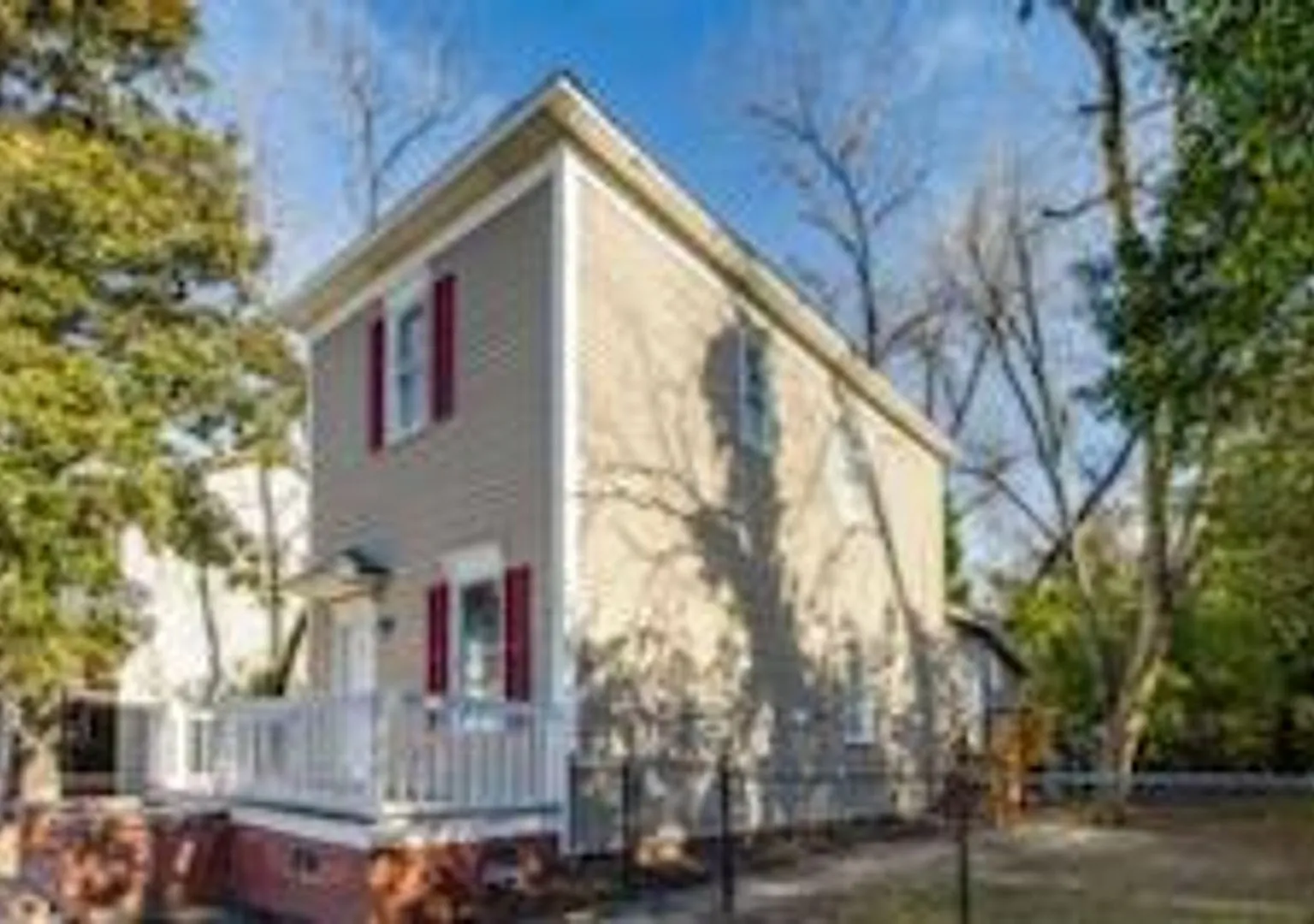 1113 Olympia Ave — Photo 2
