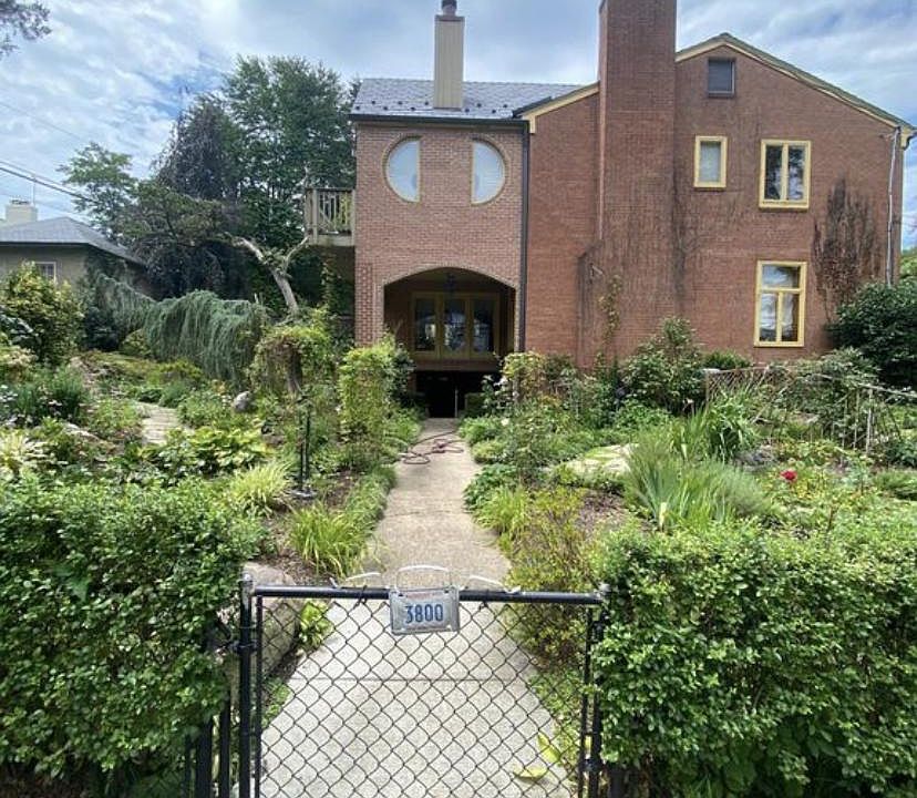 Separate entry to the property