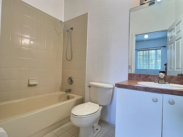 8833 S Isles Cir #8833 — Photo 17