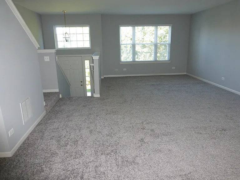 914 Clover Ln — Photo 13
