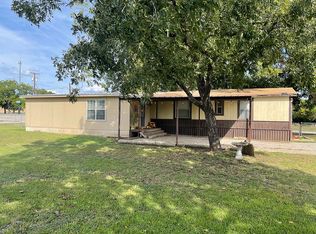 112 Santa Fe St, Bangs, TX 76823