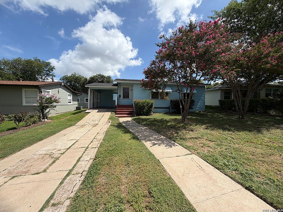 1st image of 327 Blakeley Dr