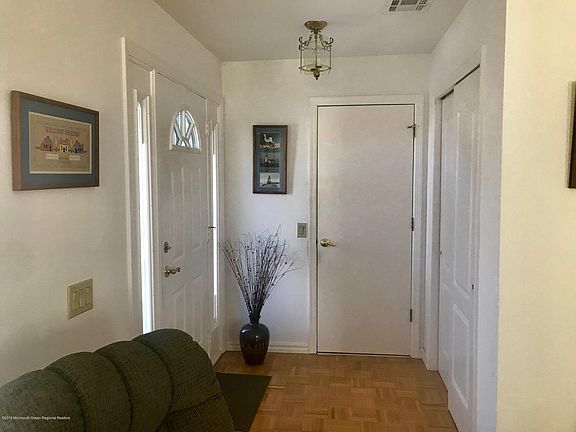5th image of 4 Sandhurst Ct