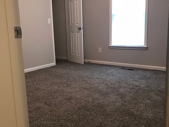 Secondary with walk in close