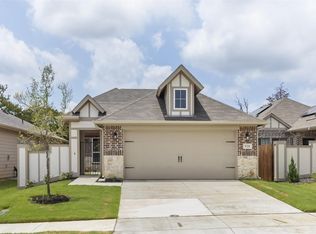 920 Crockett St, Aubrey, TX 76227