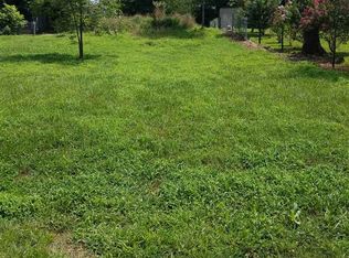 1002 S 8th St, Mena, AR 71953