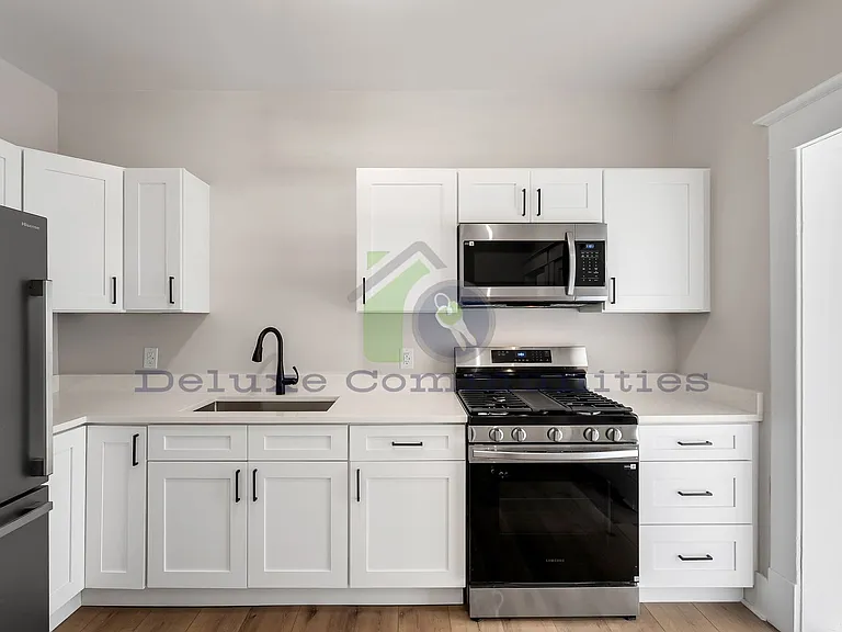 606 Lafayette Ave NE — Photo 7