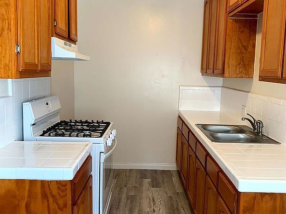 4th image of 1133 Raymond Ave #2