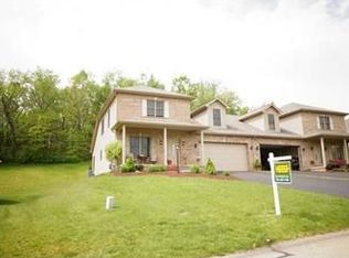 1060 Crosscreek Dr, Uniontown, PA 15401