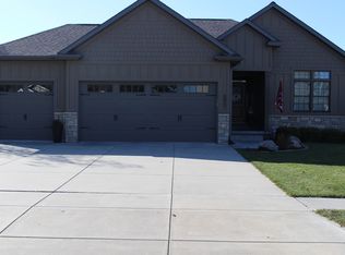 6821 Laurent Cir, Lincoln, NE 68526