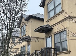15 Perona Ln #B, Staten Island, NY 10308