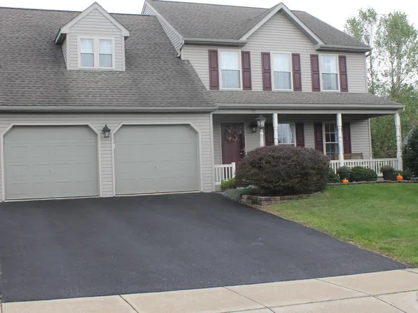 77 Lantern Ln #L-0014, Palmyra, PA 17078
