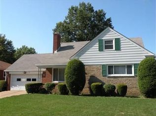 21070 Seabury Ave, Fairview Park, OH 44126