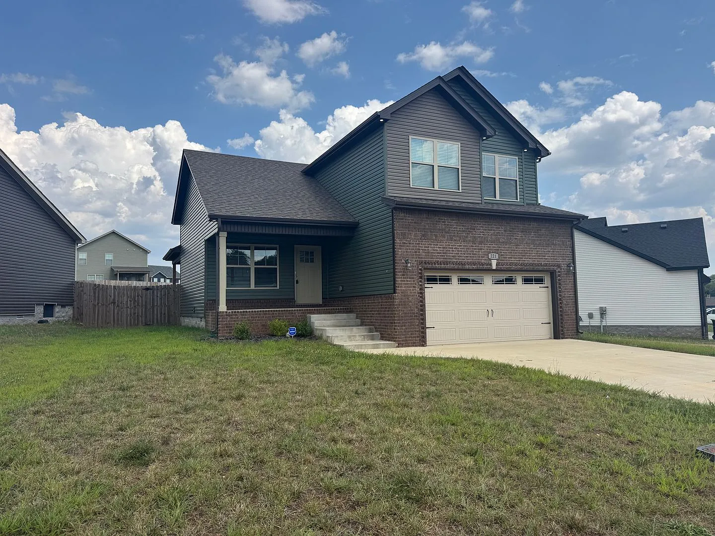 Three bedroom in Cardinal Creek!! — Photo 3