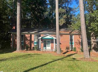 402 Chestnut St, Clinton, SC 29325