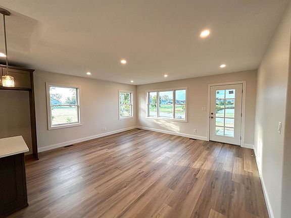 3rd image of 117 Nolan Dr