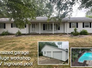 816 S Wood St, Staunton, IL 62088