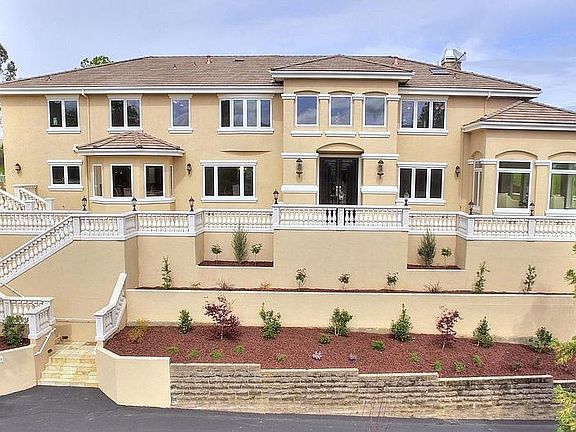 4th image of 15759 Oak Knoll Ct