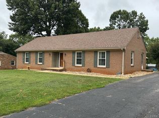 221 Oakland Dr, Madison Heights, VA 24572