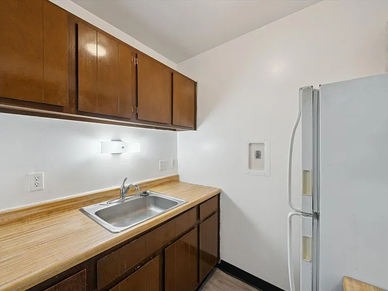 Parkside Apartments — Photo 15