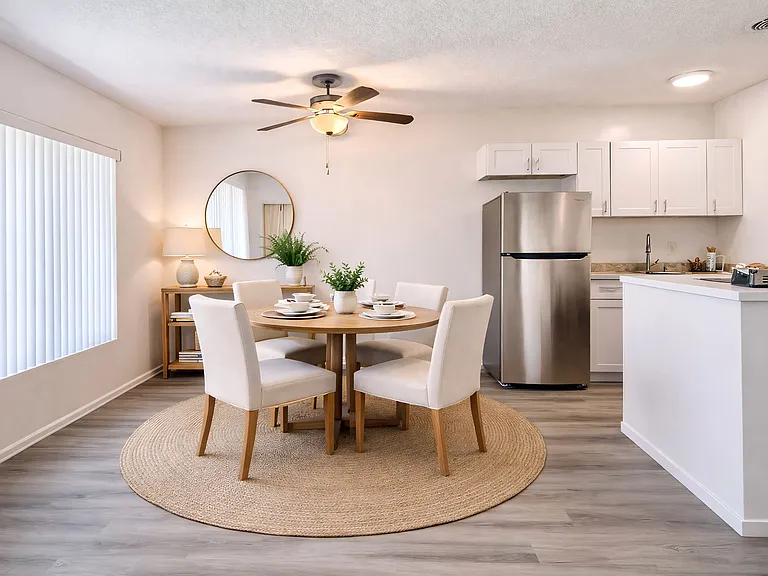 1826 W Sallie Ln #L4 — Photo 1