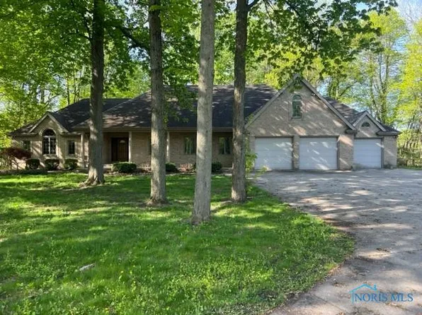 813 Woodland Dr, Wauseon, OH 43567