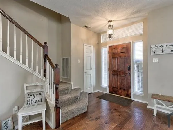 8225 Bedrock Dr, Fort Worth, TX 76123