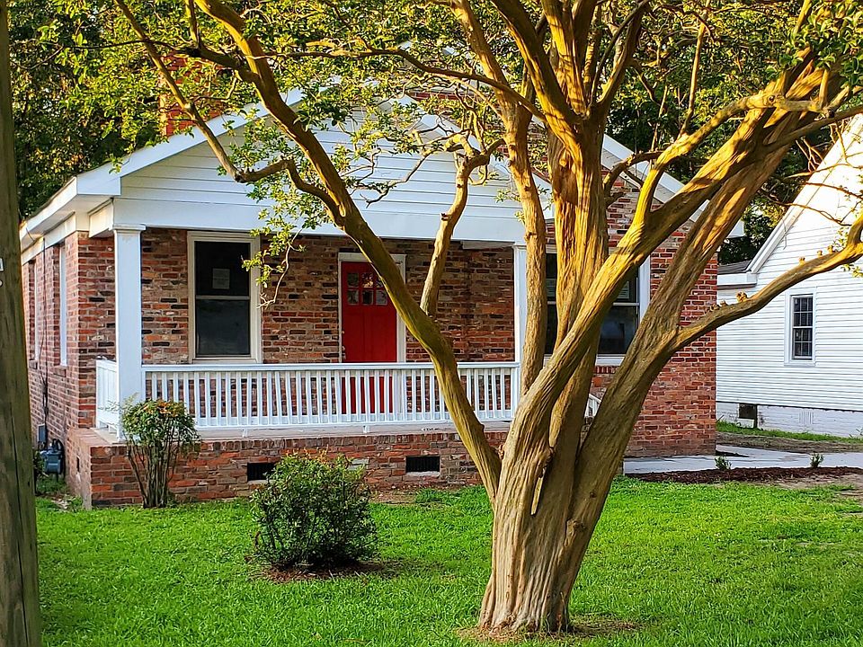1st image of 1102 Colonial Ave