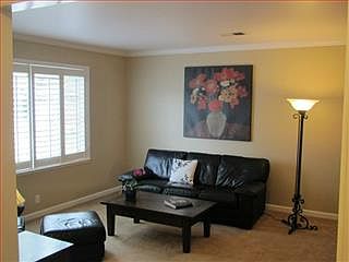 4th image of 977 Walglen Ct