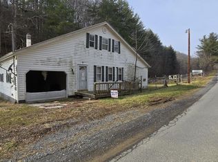 5709 Blue Sulphur Springs Rd, Alderson, WV 24910