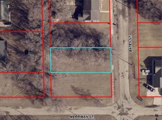 Bates St, Waterloo, IA 50703