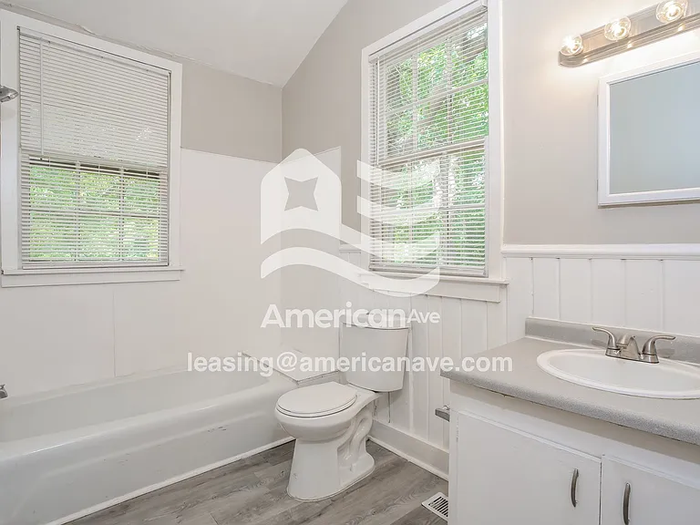 92493_010_main_bathroom_12823434.jpg
