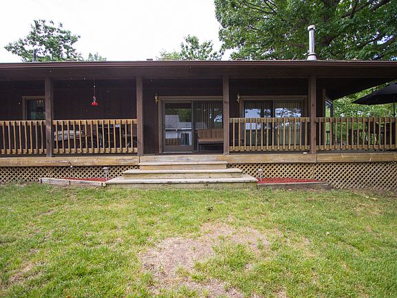 View of side of home