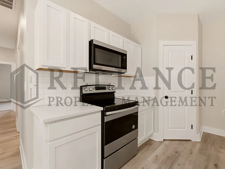 220 W May St — Photo 19