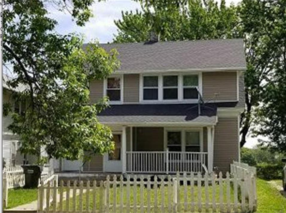 1st image of 2622 Douglas St