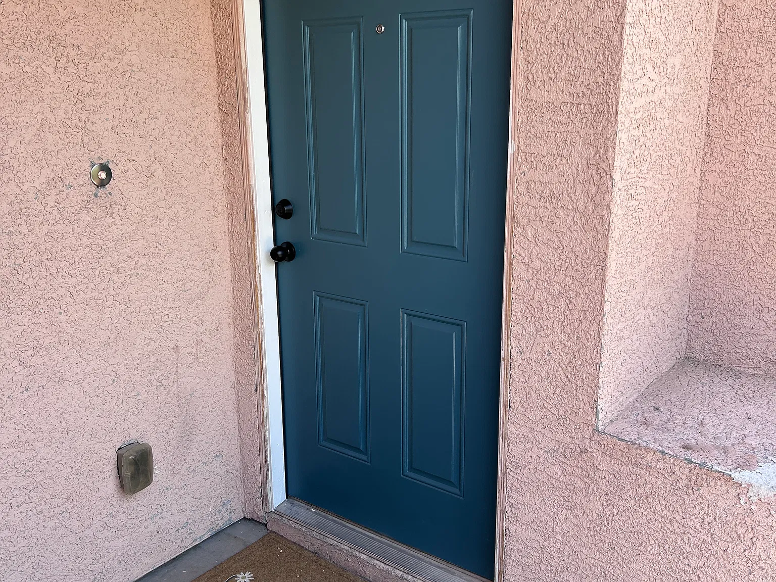 3 bed, 2.5 bath, 1740 sqft, $1,949 — Photo 2