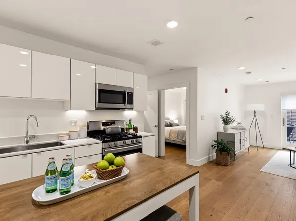 250 Meridian St #209, East Boston, MA 02128