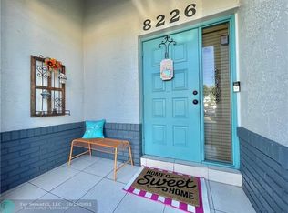 8226 NW 192nd Ter, Hialeah, FL 33015