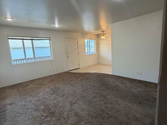 3rd image of 1049 W Lookingglass Rd #Stis1051